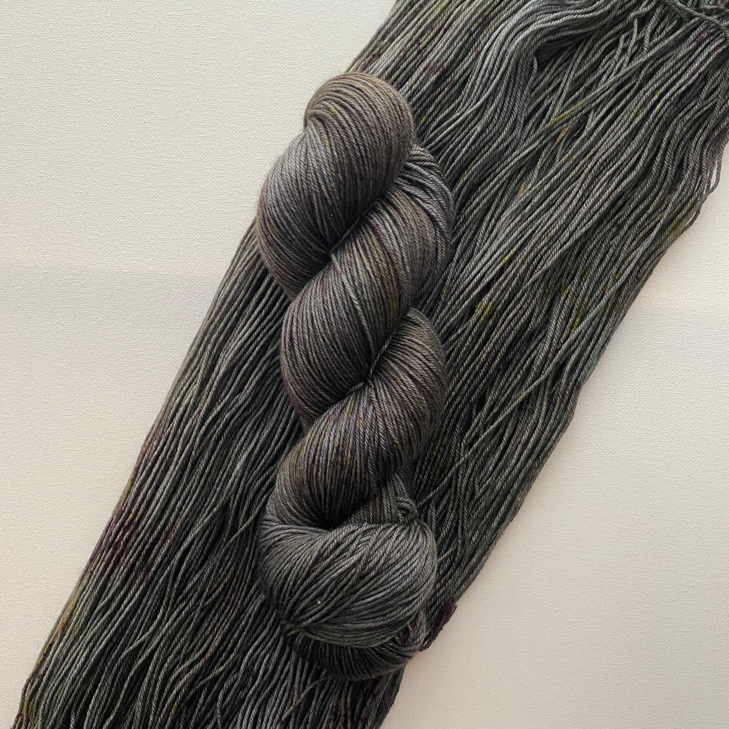 Shadow on Victoria 85/15 Sock